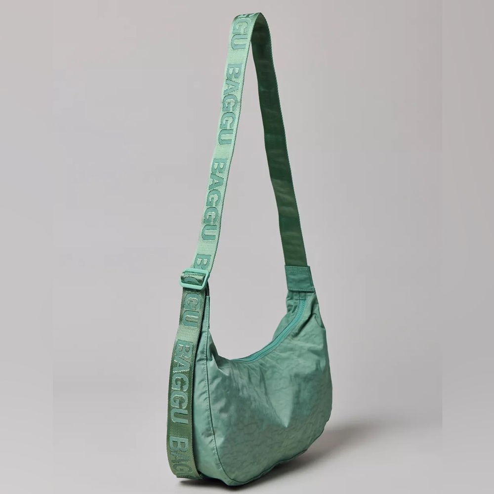 BAGGU Medium Crescent Bag - Seafoam UO Exclusive - Picture 2 of 5